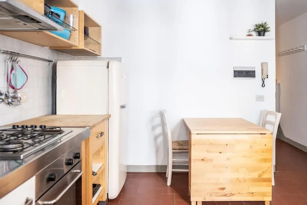 Classic Florentine Flat Near Piazza Santa Croce Florence Italie